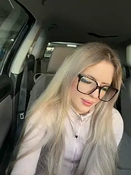 Holly-Glamour online show from 05.16.26