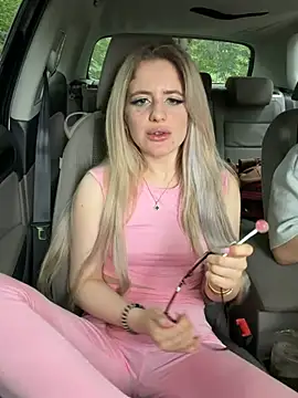 Holly-Glamour online show from 06.09.26