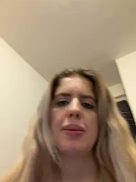 Holly-Glamour online show from 06.17.26