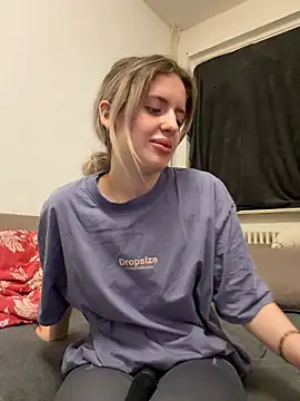 Holly-Glamour online show from 07.31.26