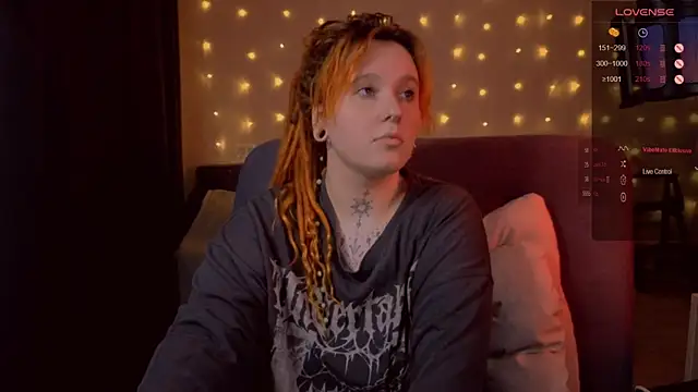 Snapshot of The_Full_Red_Moon chatting on 02.16.26 The Full Red Moon online show from 02.16.26