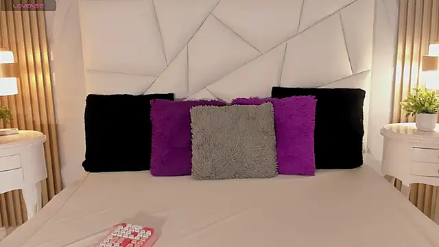 Snapshot of belacampbell chatting on 10.03.25 belacampbell online show from 10.03.25