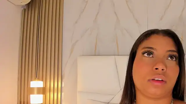 Snapshot of belacampbell chatting on 10.24.25 belacampbell online show from 10.24.25