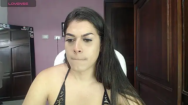 Snapshot of Luciana_Ortiz1 chatting on 01.10.25 Luciana Ortiz1 online show from 01.10.25