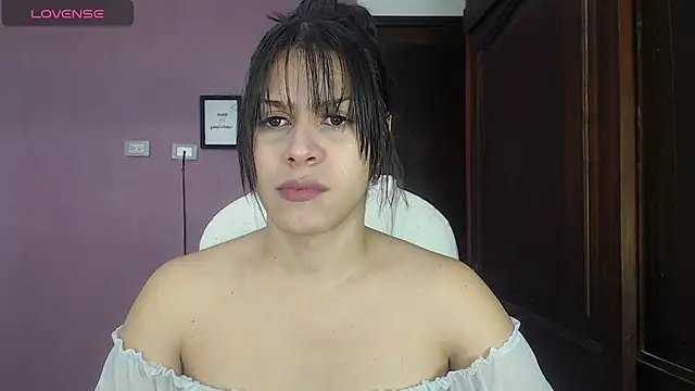 Snapshot of Luciana_Ortiz1 chatting on 03.03.25 Luciana Ortiz1 online show from 03.03.25