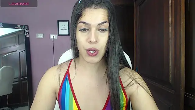 Snapshot of Luciana_Ortiz1 chatting on 03.05.25 Luciana Ortiz1 online show from 03.05.25