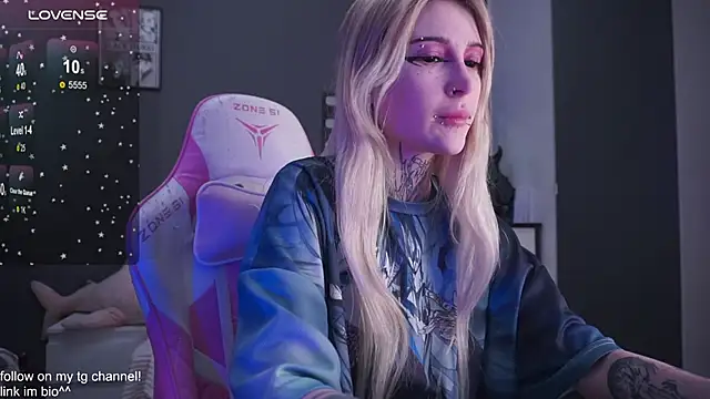 fraulein mooon online show from 11.24.25