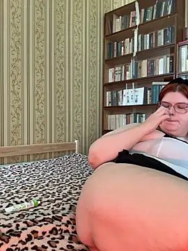 Snapshot of Melissa_Purr chatting on 10.21.25 Melissa Purr online show from 10.21.25