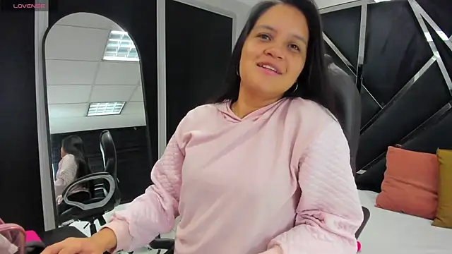 Snapshot of Ivanna18_x chatting on 09.20.25 Ivanna18 x online show from 09.20.25