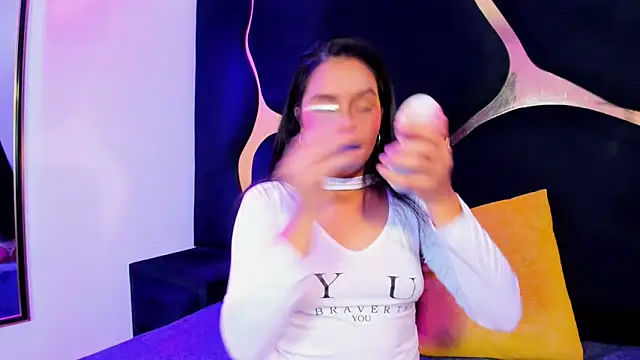 Snapshot of Ivanna18_x chatting on 10.09.25 Ivanna18 x online show from 10.09.25