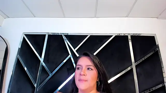 Snapshot of Ivanna18_x chatting on 10.26.25 Ivanna18 x online show from 10.26.25