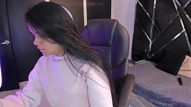 Snapshot of Ivanna18_x chatting on 11.07.25 Ivanna18 x online show from 11.07.25