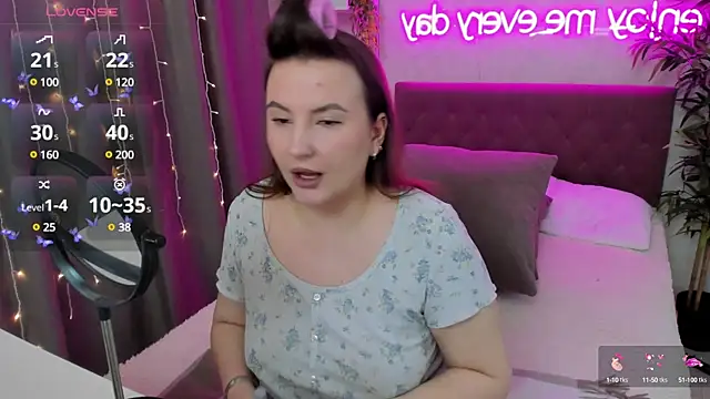 FeralPeach online show from 02.09.25