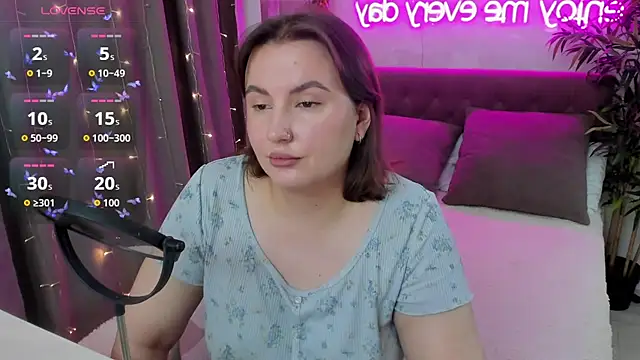 FeralPeach online show from 10.09.25