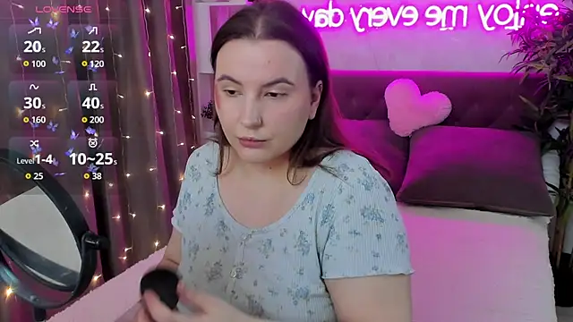 FeralPeach online show from 04.04.26