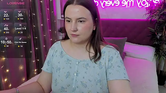 Snapshot of FeralPeach chatting on 05.16.26 FeralPeach online show from 05.16.26