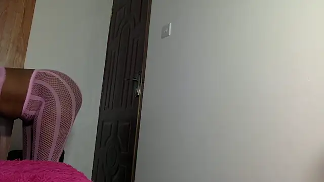 Rose berry online show from 02.28.25