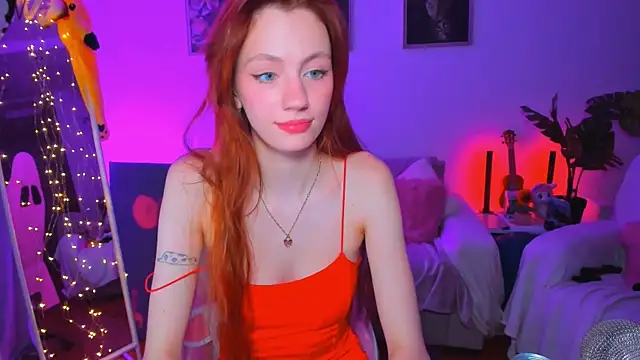 Snapshot of Alyssa_Smitt chatting on 09.29.25 Alyssa Smitt online show from 09.29.25