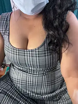 Snapshot of _dr_hot_ chatting on 01.02.25 dr hot online show from 01.02.25