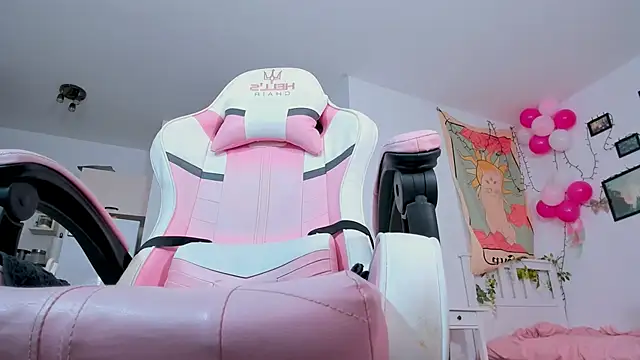 Mia Madden online show from 01.27.25