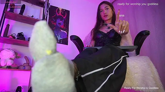 MissKorah online show from 03.31.26