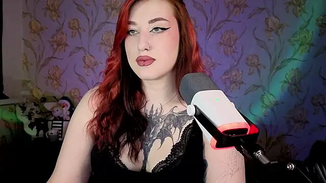 Snapshot of Kimpossible1 chatting on 10.06.25 Kimpossible1 online show from 10.06.25