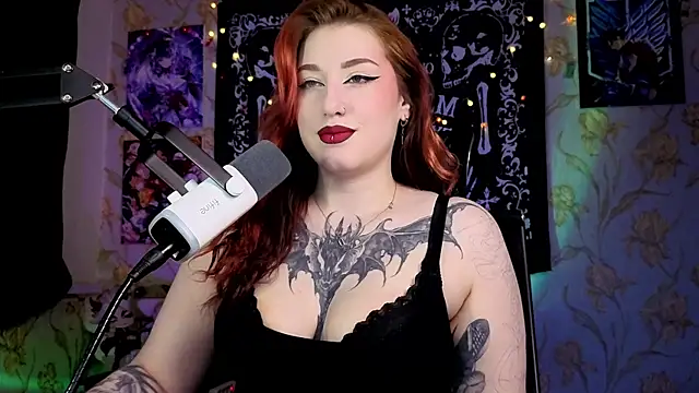 Snapshot of Kimpossible1 chatting on 10.28.25 Kimpossible1 online show from 10.28.25