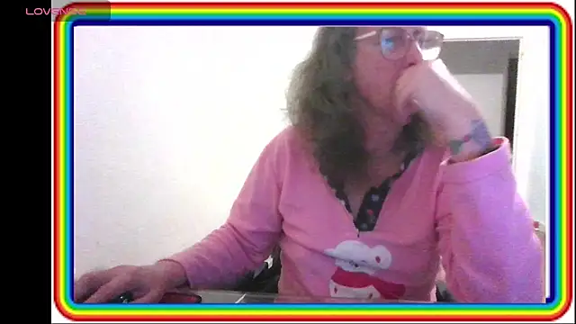 Snapshot of AlexiaMtf chatting on 11.17.25 AlexiaMtf online show from 11.17.25