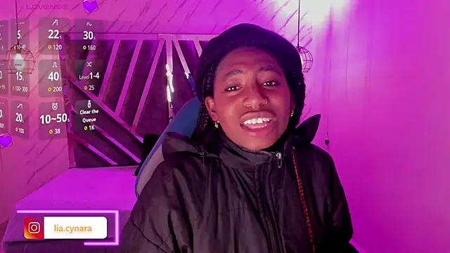 Snapshot of Queen_perla_ chatting on 10.02.25 Queen perla online show from 10.02.25