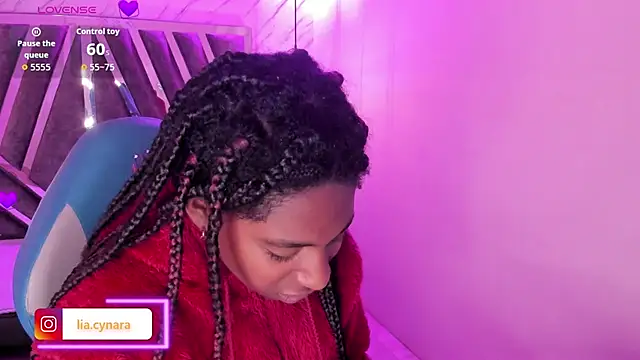 Snapshot of Queen_perla_ chatting on 10.03.25 Queen perla online show from 10.03.25