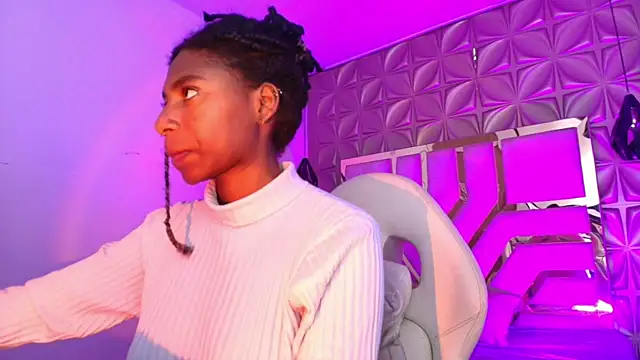 Queen perla  online show from 04.15.26