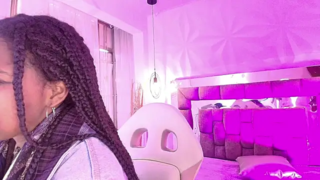 Snapshot of Queen_perla_ chatting on 07.12.26 Queen perla online show from 07.12.26