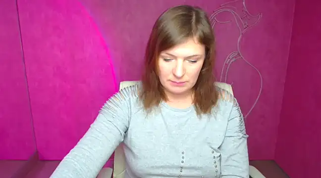 Snapshot of Lissmilf chatting on 12.19.24 Lissmilf online show from 12.19.24