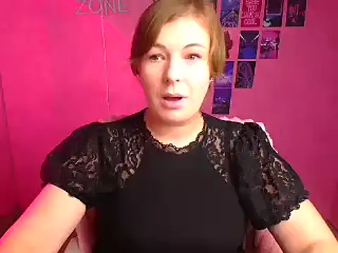 Snapshot of Lissmilf chatting on 10.18.25 Lissmilf online show from 10.18.25