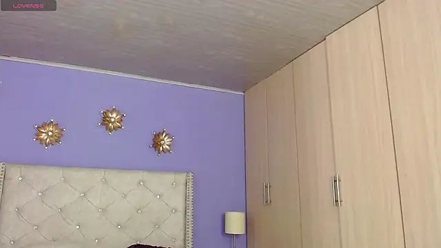 Kim and Mia online show from 10.06.25