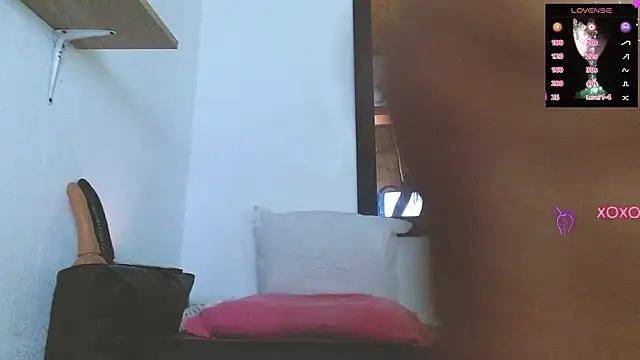 Snapshot of _valeria_hot chatting on 01.08.25 valeria hot online show from 01.08.25