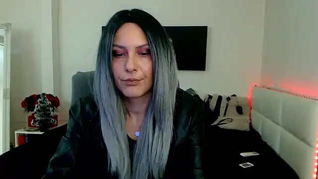 EvelynQueenn online show from 01.06.25