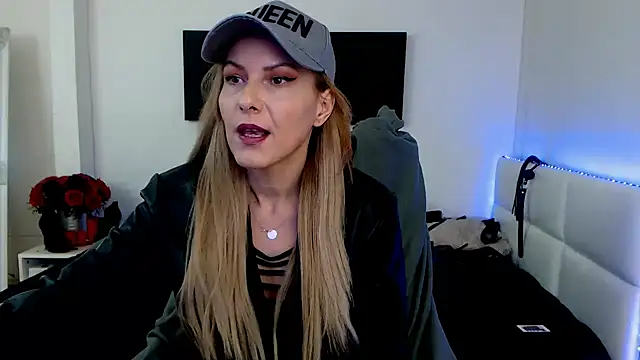 EvelynQueenn online show from 02.03.25