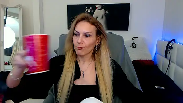 EvelynQueenn online show from 02.07.25