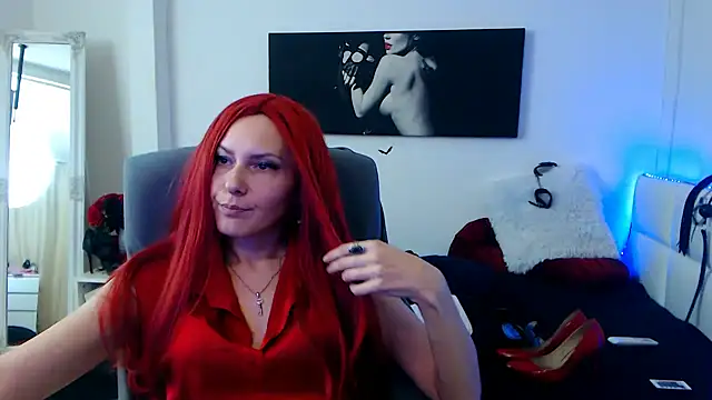 EvelynQueenn online show from 02.10.25