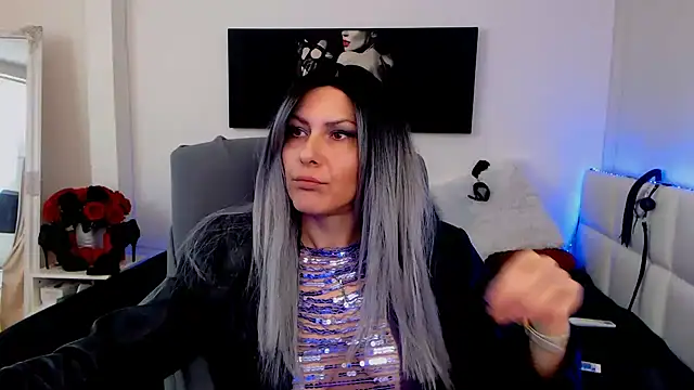 EvelynQueenn online show from 02.12.25