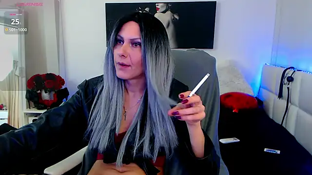 EvelynQueenn online show from 02.18.25