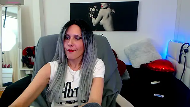 EvelynQueenn online show from 02.20.25