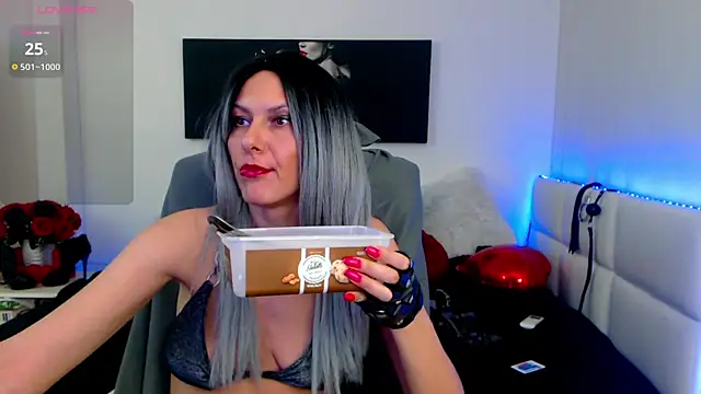 EvelynQueenn online show from 02.27.25
