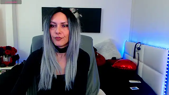 EvelynQueenn online show from 02.28.25