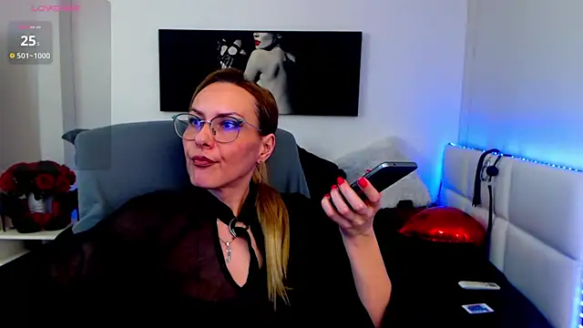 EvelynQueenn online show from 02.28.25