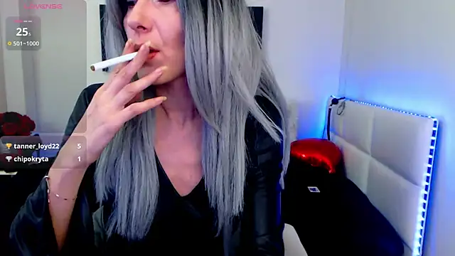 EvelynQueenn online show from 03.17.25