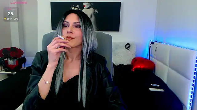 EvelynQueenn online show from 03.18.25
