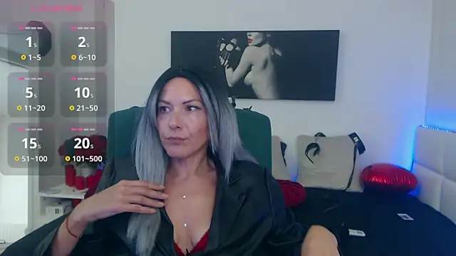EvelynQueenn online show from 09.25.25