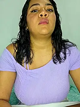 Snapshot of Watagatapitusberry1 chatting on 10.21.25 Watagatapitusberry1 online show from 10.21.25